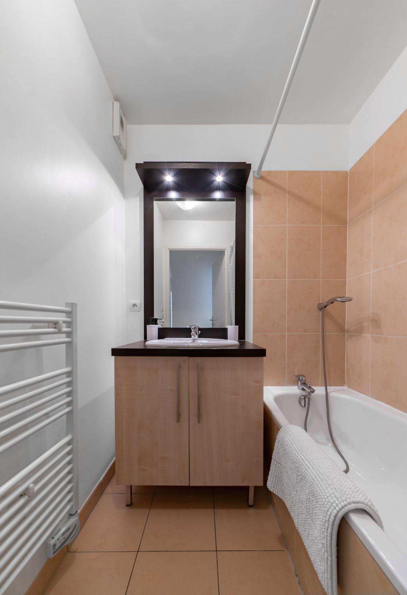 L'Eugenie - Appartement Design & Confort En Centre-Ville Виши Экстерьер фото