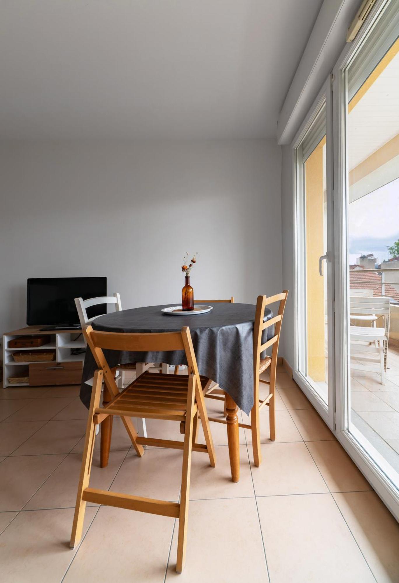 L'Eugenie - Appartement Design & Confort En Centre-Ville Виши Экстерьер фото
