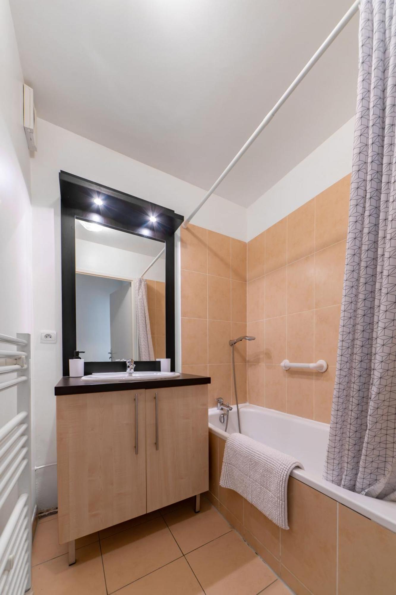 L'Eugenie - Appartement Design & Confort En Centre-Ville Виши Экстерьер фото